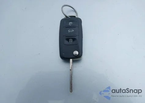 2015 Volkswagen Passat 1.8T Wolfsburg Edition z USA, uszkodzony, nr VIN 1VWAT7A36FC060267